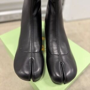 Cuctos Black Tabi Split Toe Ankle Boots Faux Leather Low Block Heel Size 6M